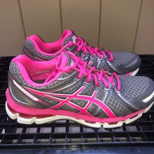 Women’s ASICS Gel Kayano 19. SZ 8. Pink/Gray